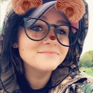 Meet your Posher, Brooke